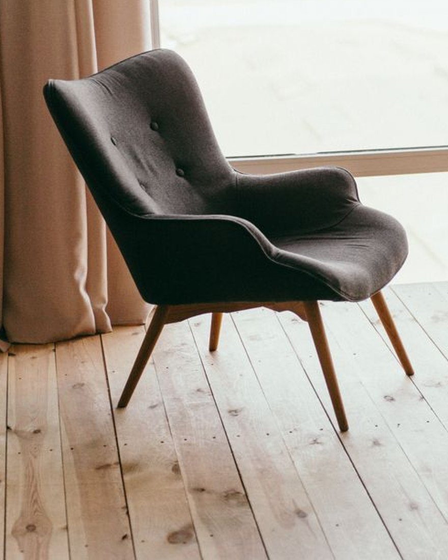 Ergonomic Lounge Chair